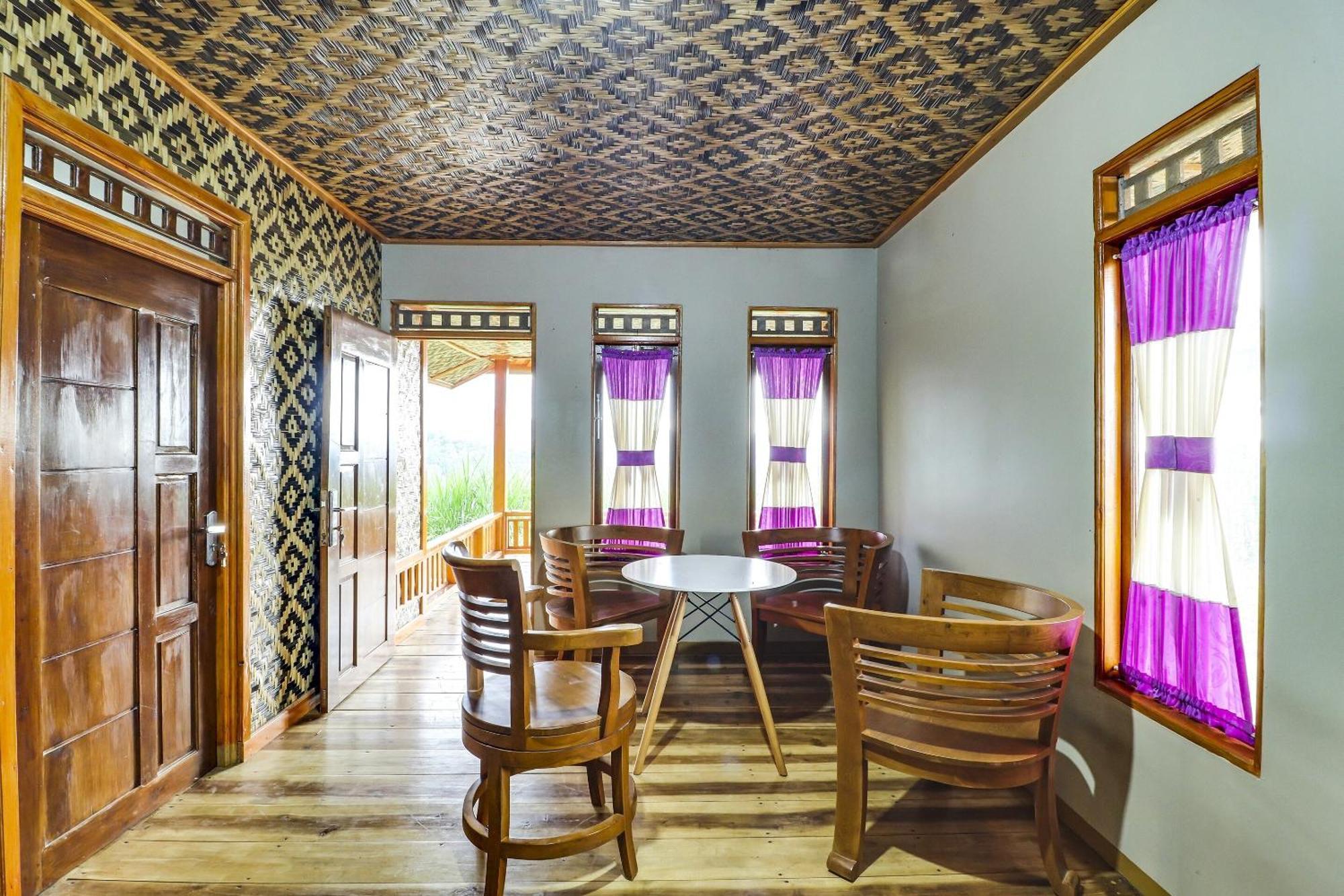 OYO Homes 90956 Desa Wisata Guranteng Pendjalu Bagian luar foto
