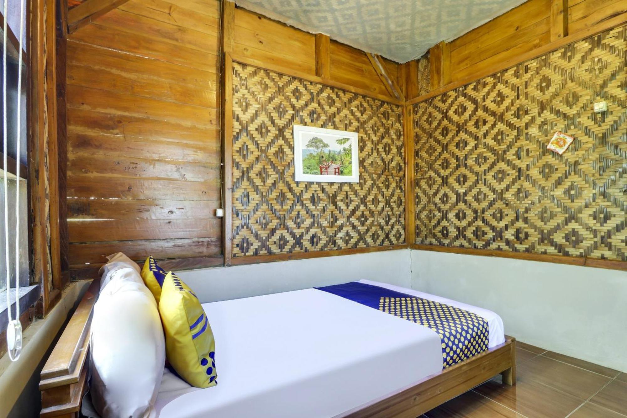 OYO Homes 90956 Desa Wisata Guranteng Pendjalu Bagian luar foto