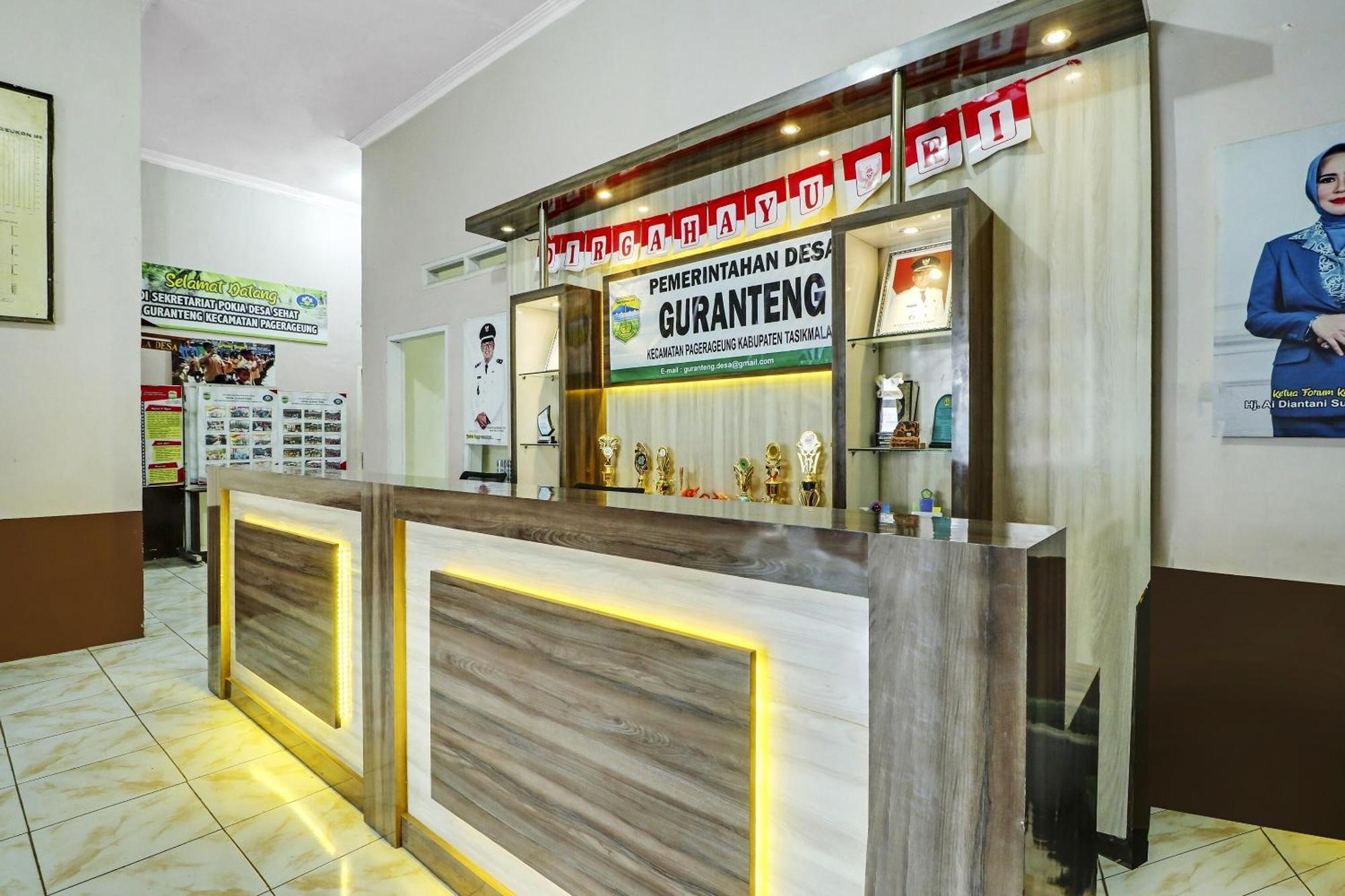 OYO Homes 90956 Desa Wisata Guranteng Pendjalu Bagian luar foto