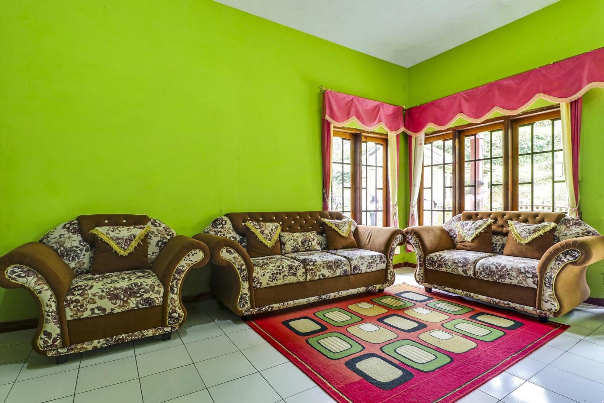OYO Homes 90956 Desa Wisata Guranteng Pendjalu Bagian luar foto