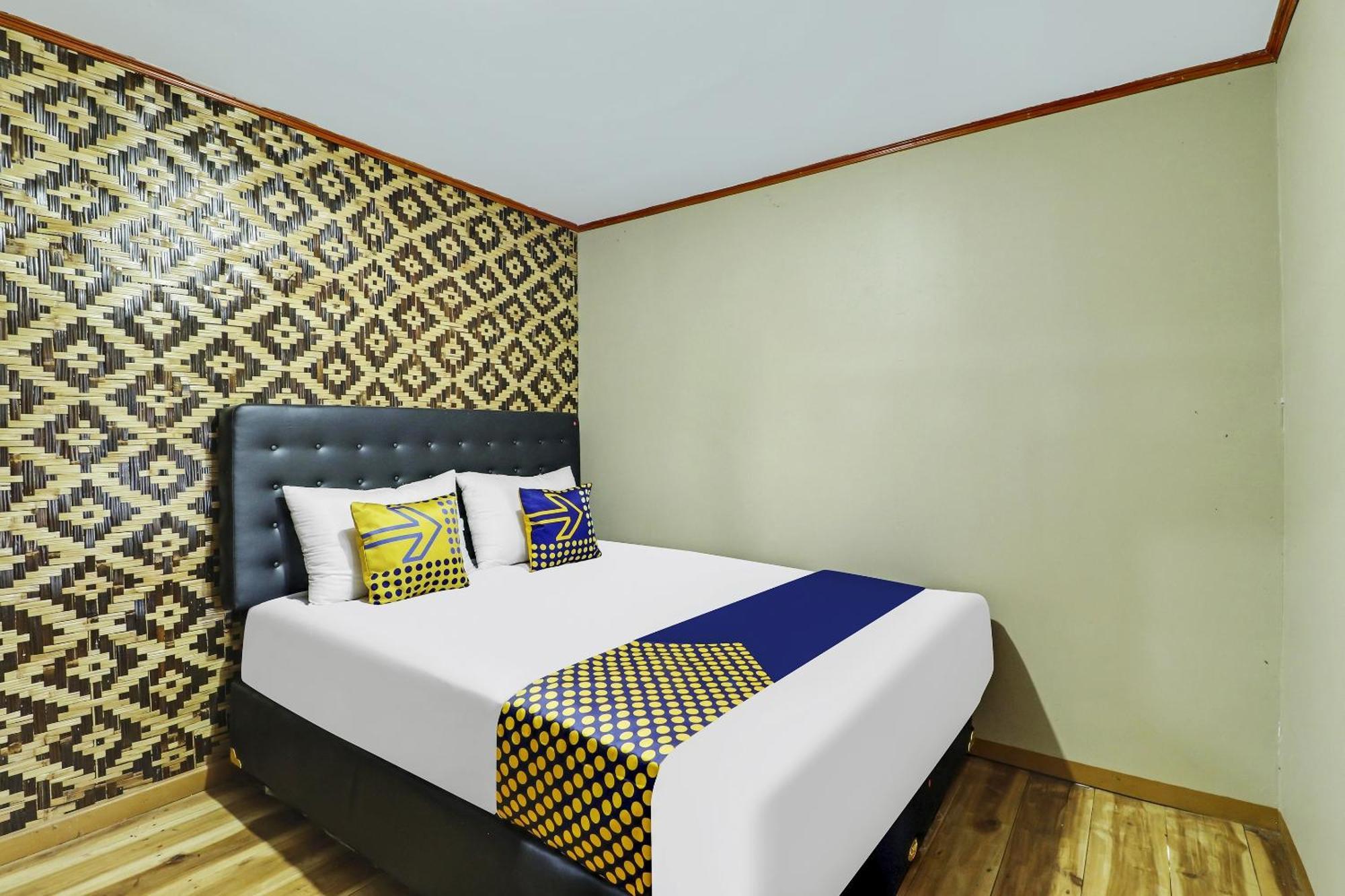 OYO Homes 90956 Desa Wisata Guranteng Pendjalu Bagian luar foto