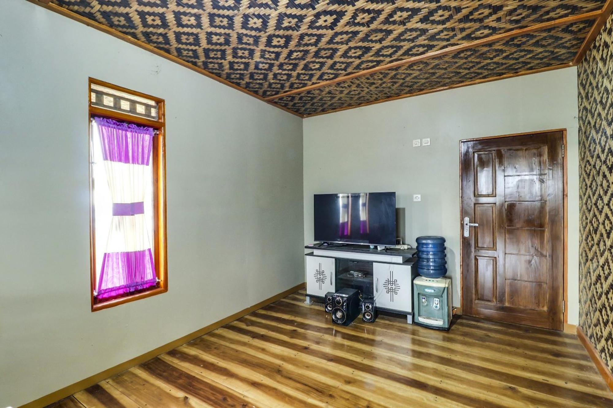 OYO Homes 90956 Desa Wisata Guranteng Pendjalu Bagian luar foto